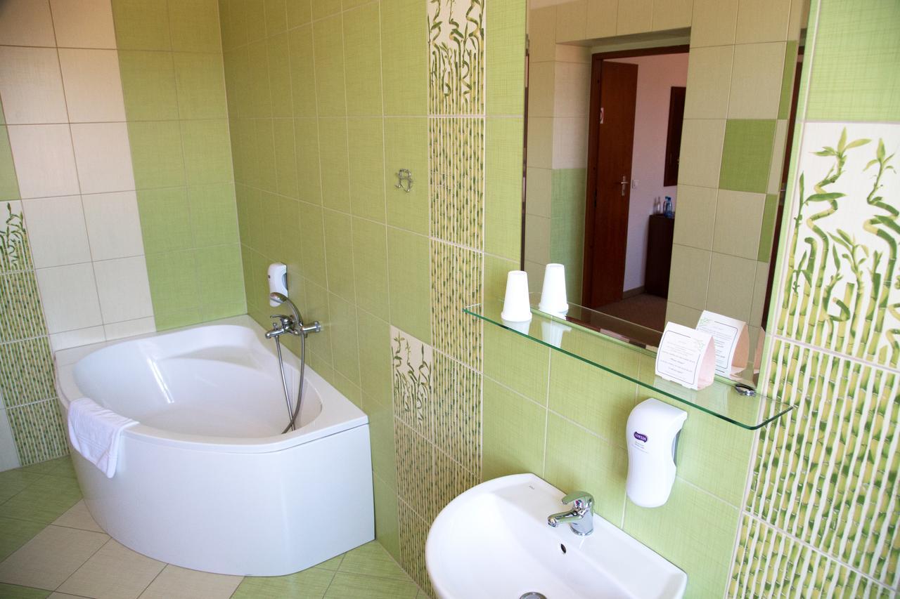Centrum Restauracyjno-Hotelowe Florres Pawłowiczki Esterno foto